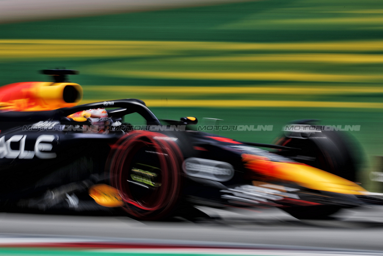 GP SPAGNA, Max Verstappen (NLD) Red Bull Racing RB20.

22.06.2024. Formula 1 World Championship, Rd 10, Spanish Grand Prix, Barcelona, Spain, Qualifiche Day.

- www.xpbimages.com, EMail: requests@xpbimages.com © Copyright: Rew / XPB Images