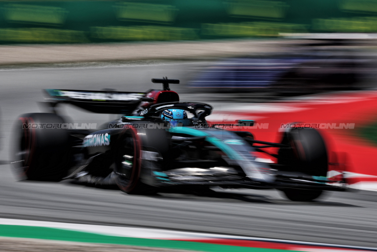 GP SPAGNA, George Russell (GBR) Mercedes AMG F1 W15.

22.06.2024. Formula 1 World Championship, Rd 10, Spanish Grand Prix, Barcelona, Spain, Qualifiche Day.

- www.xpbimages.com, EMail: requests@xpbimages.com © Copyright: Rew / XPB Images