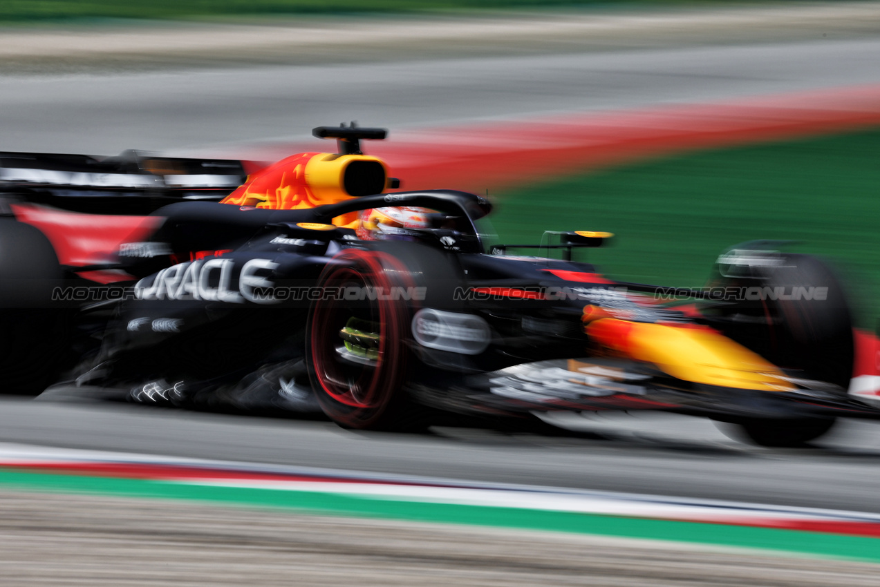 GP SPAGNA, Max Verstappen (NLD) Red Bull Racing RB20.

22.06.2024. Formula 1 World Championship, Rd 10, Spanish Grand Prix, Barcelona, Spain, Qualifiche Day.

- www.xpbimages.com, EMail: requests@xpbimages.com © Copyright: Rew / XPB Images