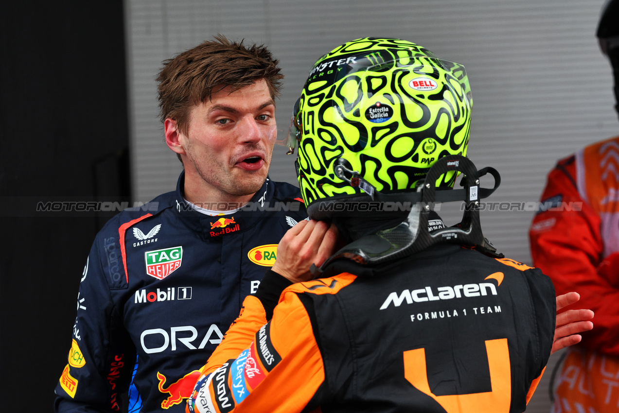 GP SPAGNA, (L to R): Second placed Max Verstappen (NLD) Red Bull Racing with pole sitter Lando Norris (GBR) McLaren in qualifying parc ferme.

22.06.2024. Formula 1 World Championship, Rd 10, Spanish Grand Prix, Barcelona, Spain, Qualifiche Day.

- www.xpbimages.com, EMail: requests@xpbimages.com © Copyright: Batchelor / XPB Images