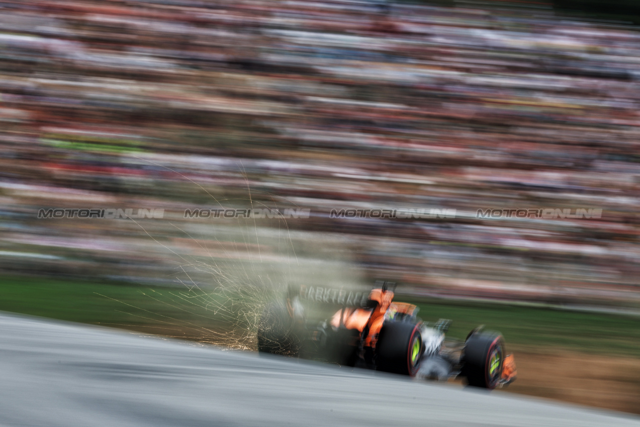 GP SPAGNA, Oscar Piastri (AUS) McLaren MCL38.

22.06.2024. Formula 1 World Championship, Rd 10, Spanish Grand Prix, Barcelona, Spain, Qualifiche Day.

- www.xpbimages.com, EMail: requests@xpbimages.com © Copyright: Moy / XPB Images