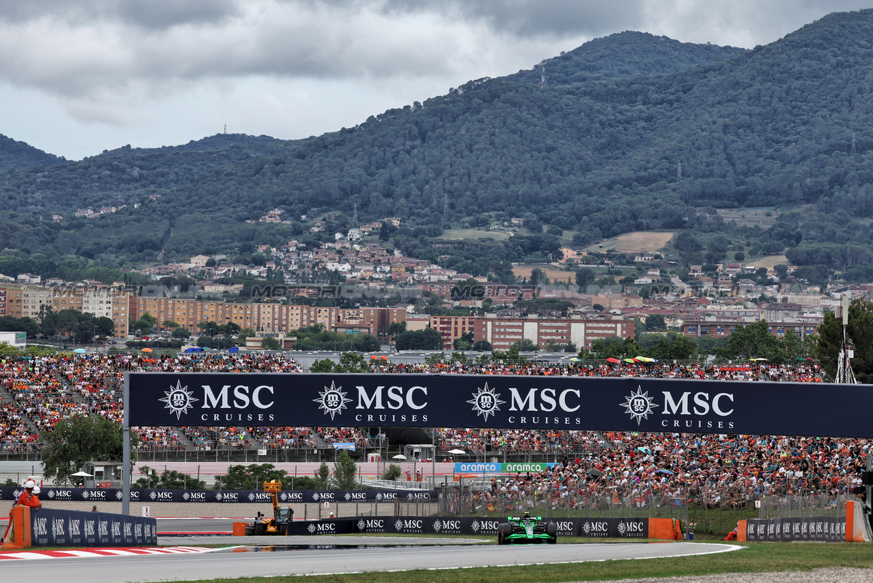 GP SPAGNA, Zhou Guanyu (CHN) Sauber C44.

22.06.2024. Formula 1 World Championship, Rd 10, Spanish Grand Prix, Barcelona, Spain, Qualifiche Day.

- www.xpbimages.com, EMail: requests@xpbimages.com © Copyright: Moy / XPB Images