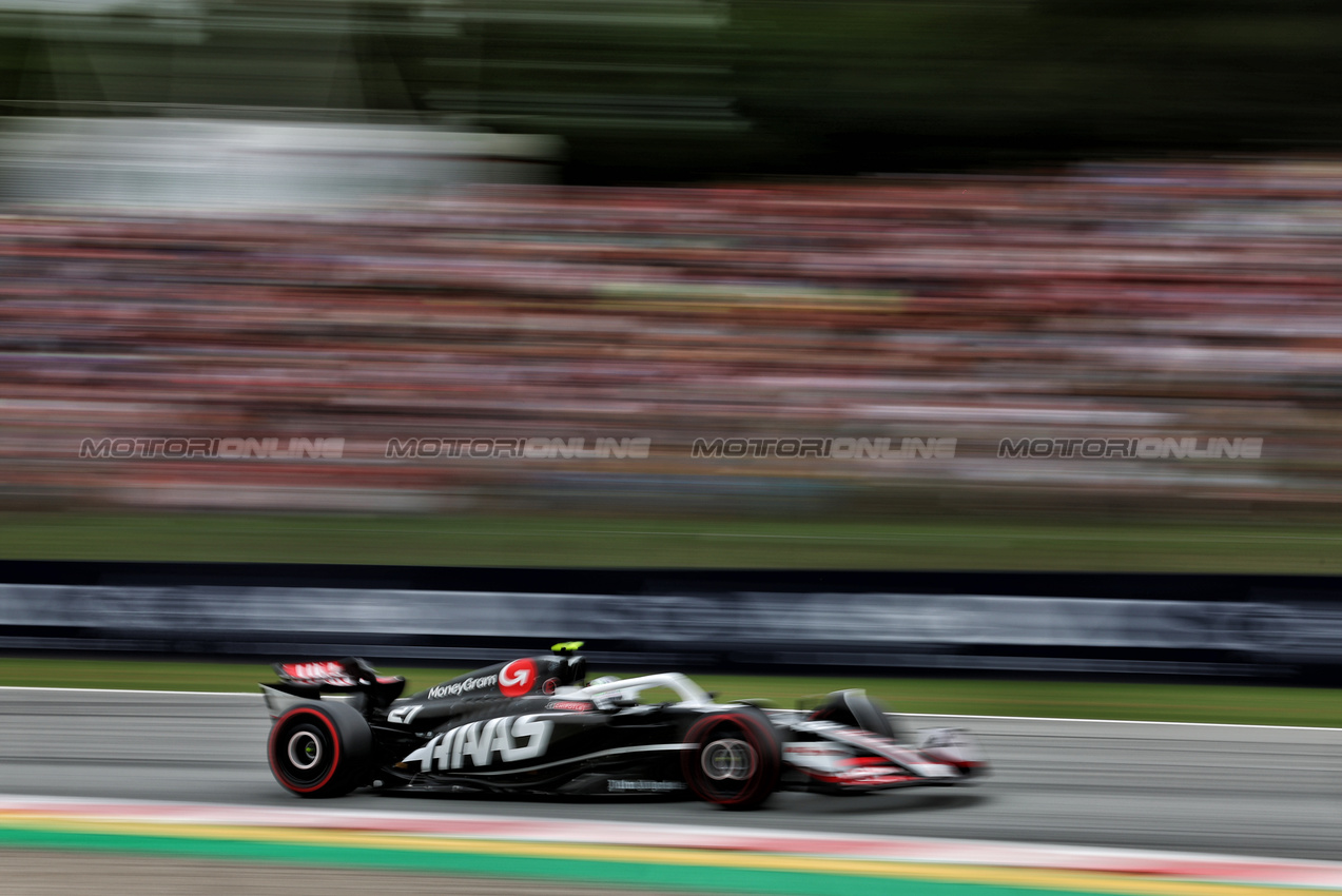 GP SPAGNA, Nico Hulkenberg (GER) Haas VF-24.

22.06.2024. Formula 1 World Championship, Rd 10, Spanish Grand Prix, Barcelona, Spain, Qualifiche Day.

 - www.xpbimages.com, EMail: requests@xpbimages.com © Copyright: Coates / XPB Images