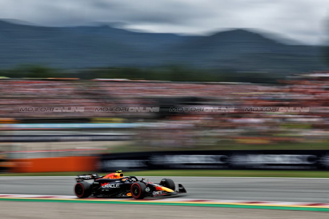 GP SPAGNA, Sergio Perez (MEX) Red Bull Racing RB20.

22.06.2024. Formula 1 World Championship, Rd 10, Spanish Grand Prix, Barcelona, Spain, Qualifiche Day.

 - www.xpbimages.com, EMail: requests@xpbimages.com © Copyright: Coates / XPB Images