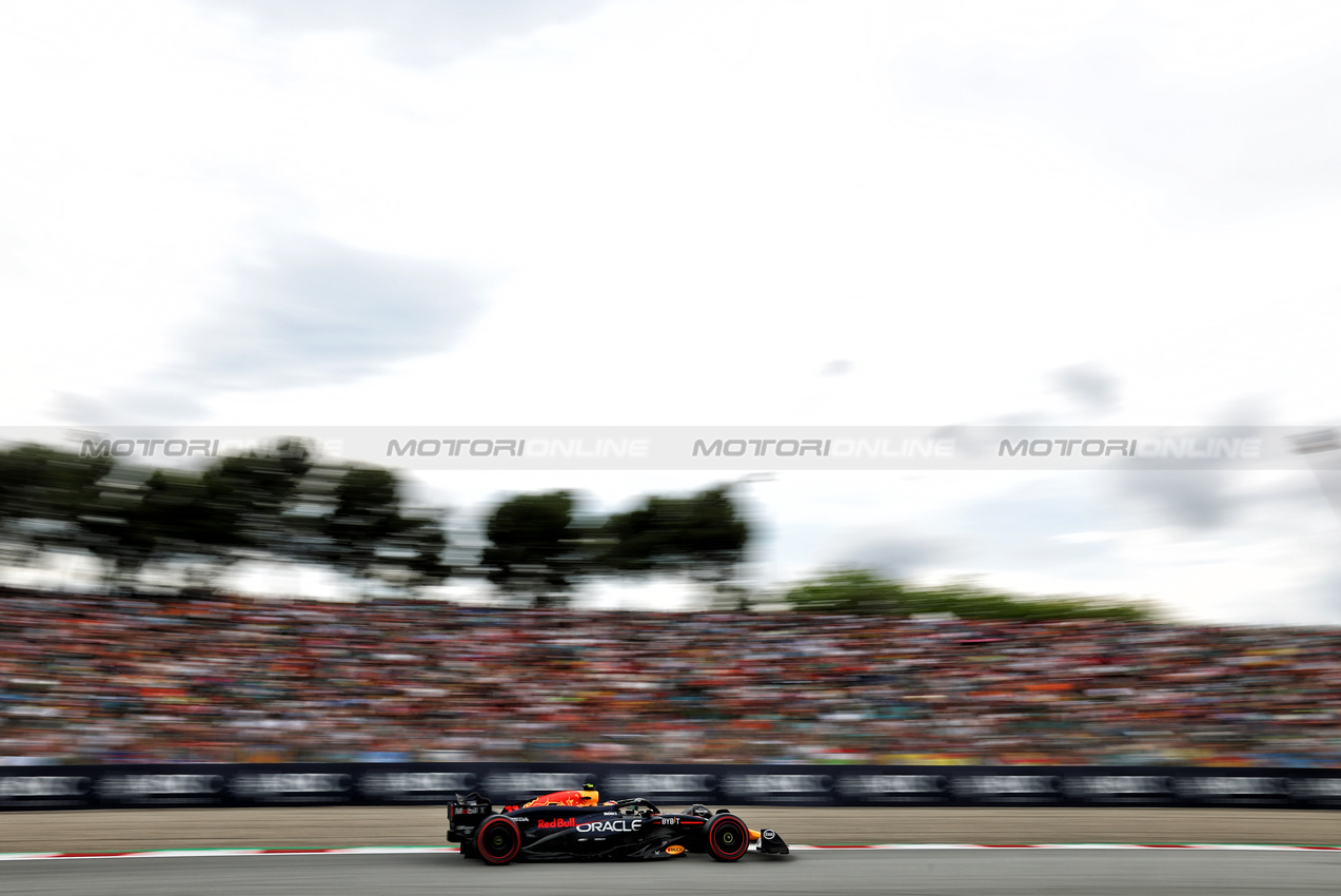 GP SPAGNA, Sergio Perez (MEX) Red Bull Racing RB20.

22.06.2024. Formula 1 World Championship, Rd 10, Spanish Grand Prix, Barcelona, Spain, Qualifiche Day.

 - www.xpbimages.com, EMail: requests@xpbimages.com © Copyright: Coates / XPB Images