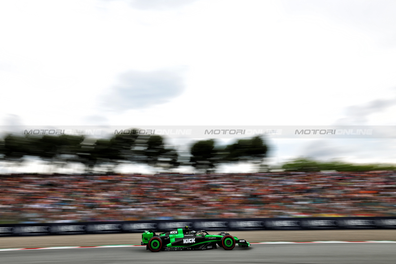 GP SPAGNA, Zhou Guanyu (CHN) Sauber C44.

22.06.2024. Formula 1 World Championship, Rd 10, Spanish Grand Prix, Barcelona, Spain, Qualifiche Day.

 - www.xpbimages.com, EMail: requests@xpbimages.com © Copyright: Coates / XPB Images