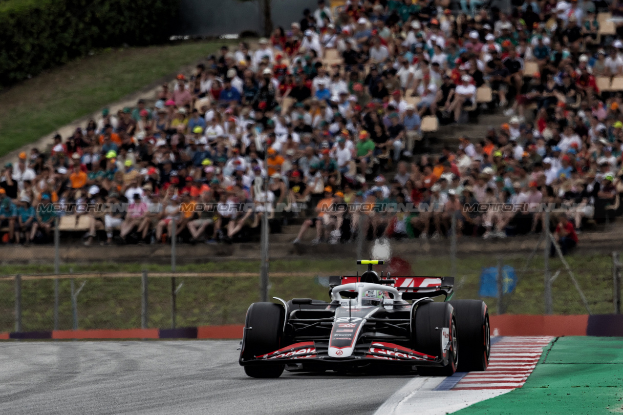 GP SPAGNA, Nico Hulkenberg (GER) Haas VF-24.

22.06.2024. Formula 1 World Championship, Rd 10, Spanish Grand Prix, Barcelona, Spain, Qualifiche Day.

- www.xpbimages.com, EMail: requests@xpbimages.com © Copyright: Rew / XPB Images