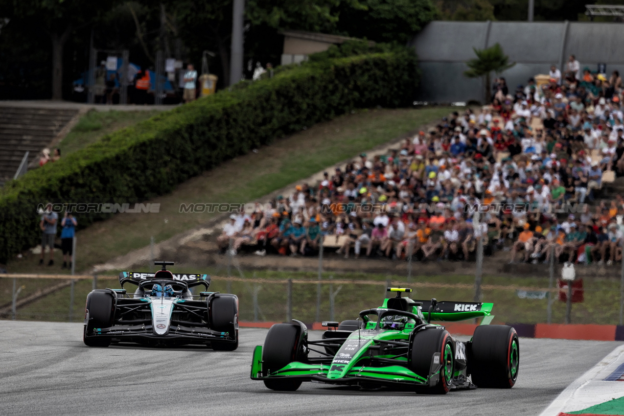 GP SPAGNA, Zhou Guanyu (CHN) Sauber C44.

22.06.2024. Formula 1 World Championship, Rd 10, Spanish Grand Prix, Barcelona, Spain, Qualifiche Day.

- www.xpbimages.com, EMail: requests@xpbimages.com © Copyright: Rew / XPB Images