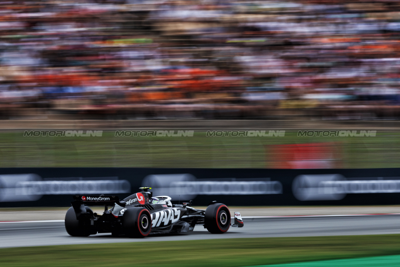 GP SPAGNA, Nico Hulkenberg (GER) Haas VF-24.

22.06.2024. Formula 1 World Championship, Rd 10, Spanish Grand Prix, Barcelona, Spain, Qualifiche Day.

- www.xpbimages.com, EMail: requests@xpbimages.com © Copyright: Rew / XPB Images