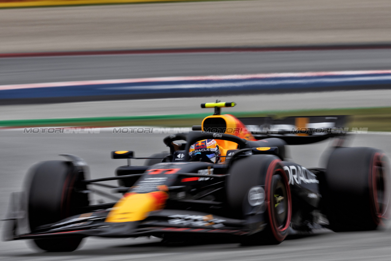 GP SPAGNA, Sergio Perez (MEX) Red Bull Racing RB20.

22.06.2024. Formula 1 World Championship, Rd 10, Spanish Grand Prix, Barcelona, Spain, Qualifiche Day.

- www.xpbimages.com, EMail: requests@xpbimages.com © Copyright: Rew / XPB Images