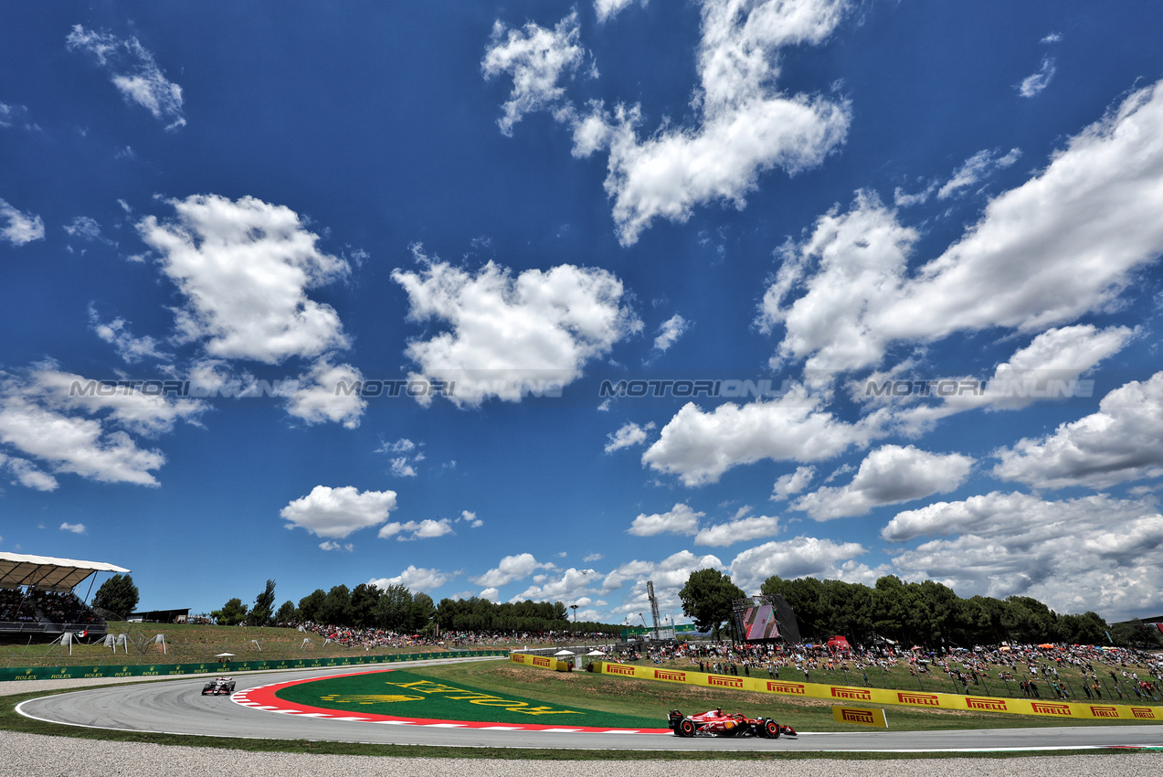 GP SPAGNA, Carlos Sainz Jr (ESP) Ferrari SF-24.

21.06.2024 Formula 1 World Championship, Rd 10, Spanish Grand Prix, Barcelona, Spain, Practice Day.

- www.xpbimages.com, EMail: requests@xpbimages.com © Copyright: Moy / XPB Images