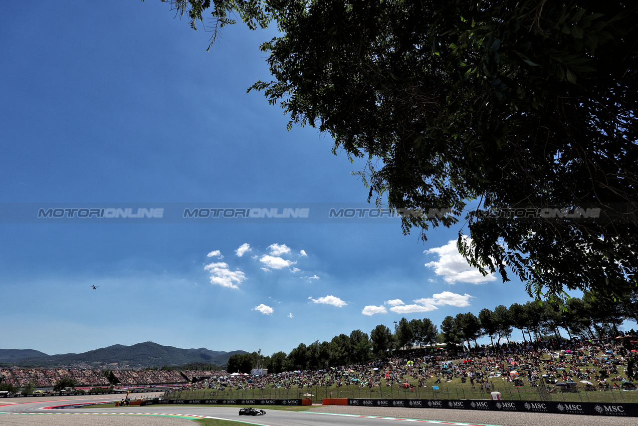 GP SPAGNA, George Russell (GBR) Mercedes AMG F1 W15.

21.06.2024 Formula 1 World Championship, Rd 10, Spanish Grand Prix, Barcelona, Spain, Practice Day.

- www.xpbimages.com, EMail: requests@xpbimages.com © Copyright: Moy / XPB Images