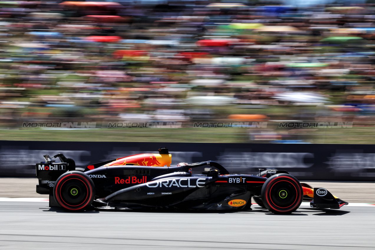 GP SPAGNA, Max Verstappen (NLD) Red Bull Racing RB20.

21.06.2024 Formula 1 World Championship, Rd 10, Spanish Grand Prix, Barcelona, Spain, Practice Day.

- www.xpbimages.com, EMail: requests@xpbimages.com © Copyright: Moy / XPB Images