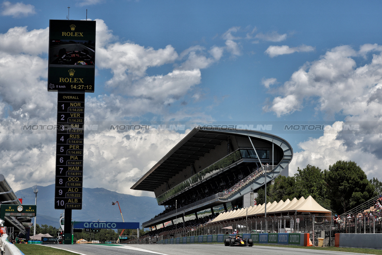 GP SPAGNA, Max Verstappen (NLD) Red Bull Racing RB20.

21.06.2024 Formula 1 World Championship, Rd 10, Spanish Grand Prix, Barcelona, Spain, Practice Day.

- www.xpbimages.com, EMail: requests@xpbimages.com © Copyright: Moy / XPB Images