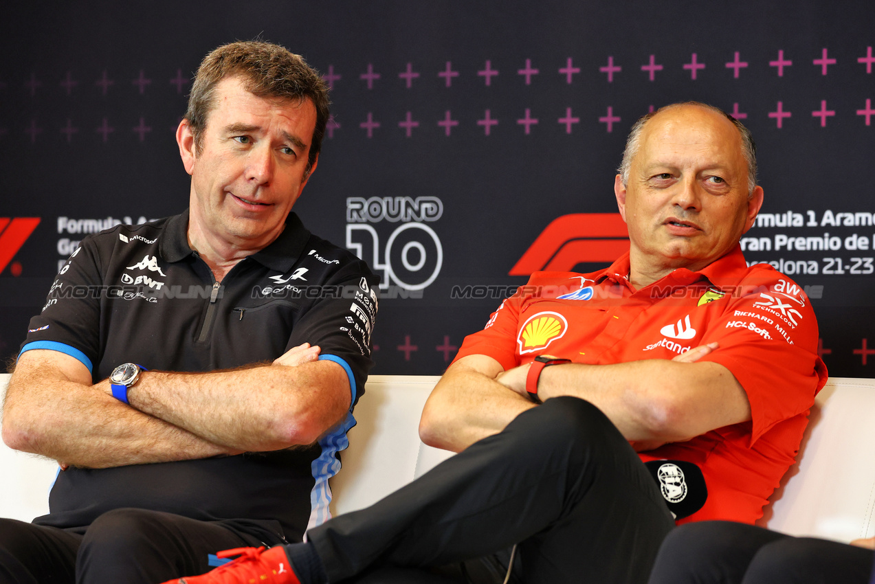 GP SPAGNA, (L to R): Bruno Famin (FRA) Alpine Motorsports Vice President e Alpine F1 Team Team Principal e Frederic Vasseur (FRA) Ferrari Team Principal in the FIA Press Conference.

21.06.2024 Formula 1 World Championship, Rd 10, Spanish Grand Prix, Barcelona, Spain, Practice Day.

- www.xpbimages.com, EMail: requests@xpbimages.com © Copyright: Charniaux / XPB Images