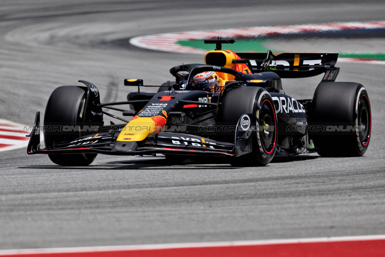 GP SPAGNA, Max Verstappen (NLD) Red Bull Racing RB20.

21.06.2024 Formula 1 World Championship, Rd 10, Spanish Grand Prix, Barcelona, Spain, Practice Day.

- www.xpbimages.com, EMail: requests@xpbimages.com © Copyright: Rew / XPB Images