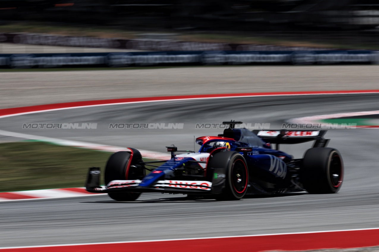 GP SPAGNA, Daniel Ricciardo (AUS) RB VCARB 01.

21.06.2024 Formula 1 World Championship, Rd 10, Spanish Grand Prix, Barcelona, Spain, Practice Day.

- www.xpbimages.com, EMail: requests@xpbimages.com © Copyright: Rew / XPB Images