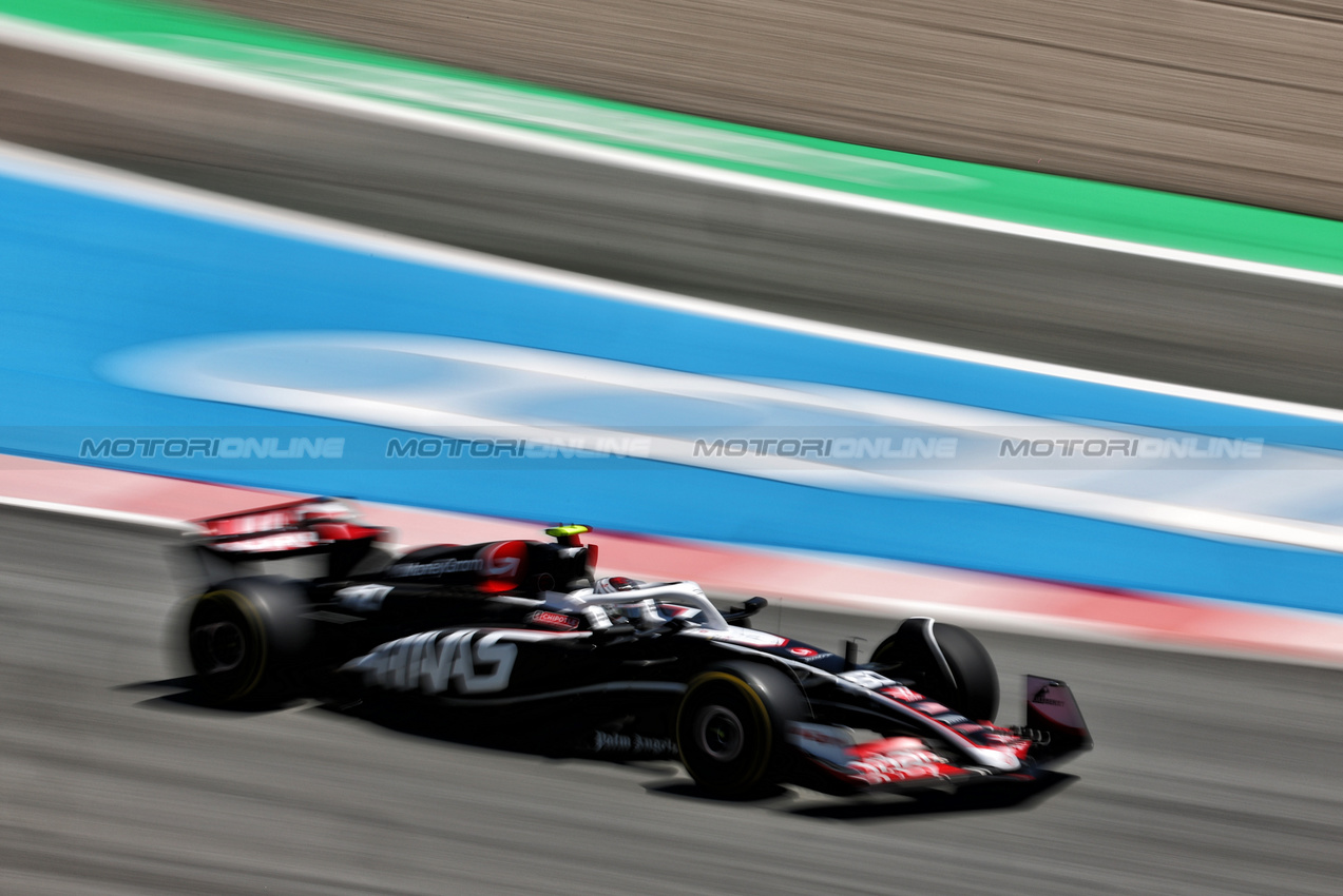 GP SPAGNA, Oliver Bearman (GBR) Haas VF-24 Test Driver.

21.06.2024 Formula 1 World Championship, Rd 10, Spanish Grand Prix, Barcelona, Spain, Practice Day.

 - www.xpbimages.com, EMail: requests@xpbimages.com © Copyright: Coates / XPB Images