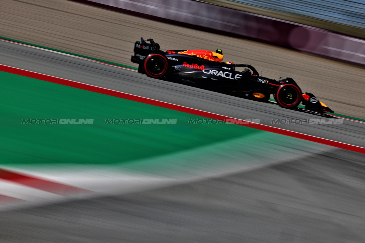 GP SPAGNA, Sergio Perez (MEX) Red Bull Racing RB20.

21.06.2024 Formula 1 World Championship, Rd 10, Spanish Grand Prix, Barcelona, Spain, Practice Day.

- www.xpbimages.com, EMail: requests@xpbimages.com © Copyright: Charniaux / XPB Images