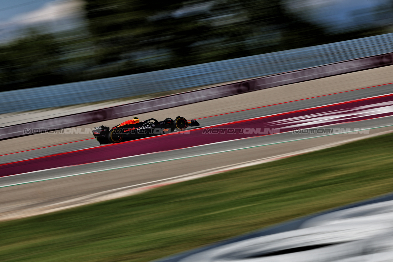 GP SPAGNA, Sergio Perez (MEX) Red Bull Racing RB20.

21.06.2024 Formula 1 World Championship, Rd 10, Spanish Grand Prix, Barcelona, Spain, Practice Day.

- www.xpbimages.com, EMail: requests@xpbimages.com © Copyright: Charniaux / XPB Images