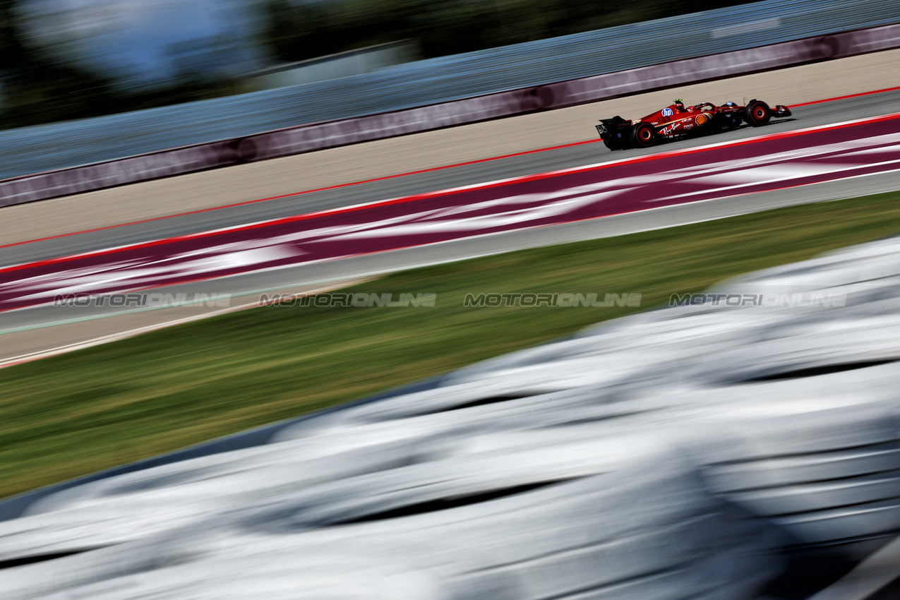 GP SPAGNA, Carlos Sainz Jr (ESP) Ferrari SF-24.

21.06.2024 Formula 1 World Championship, Rd 10, Spanish Grand Prix, Barcelona, Spain, Practice Day.

- www.xpbimages.com, EMail: requests@xpbimages.com © Copyright: Charniaux / XPB Images