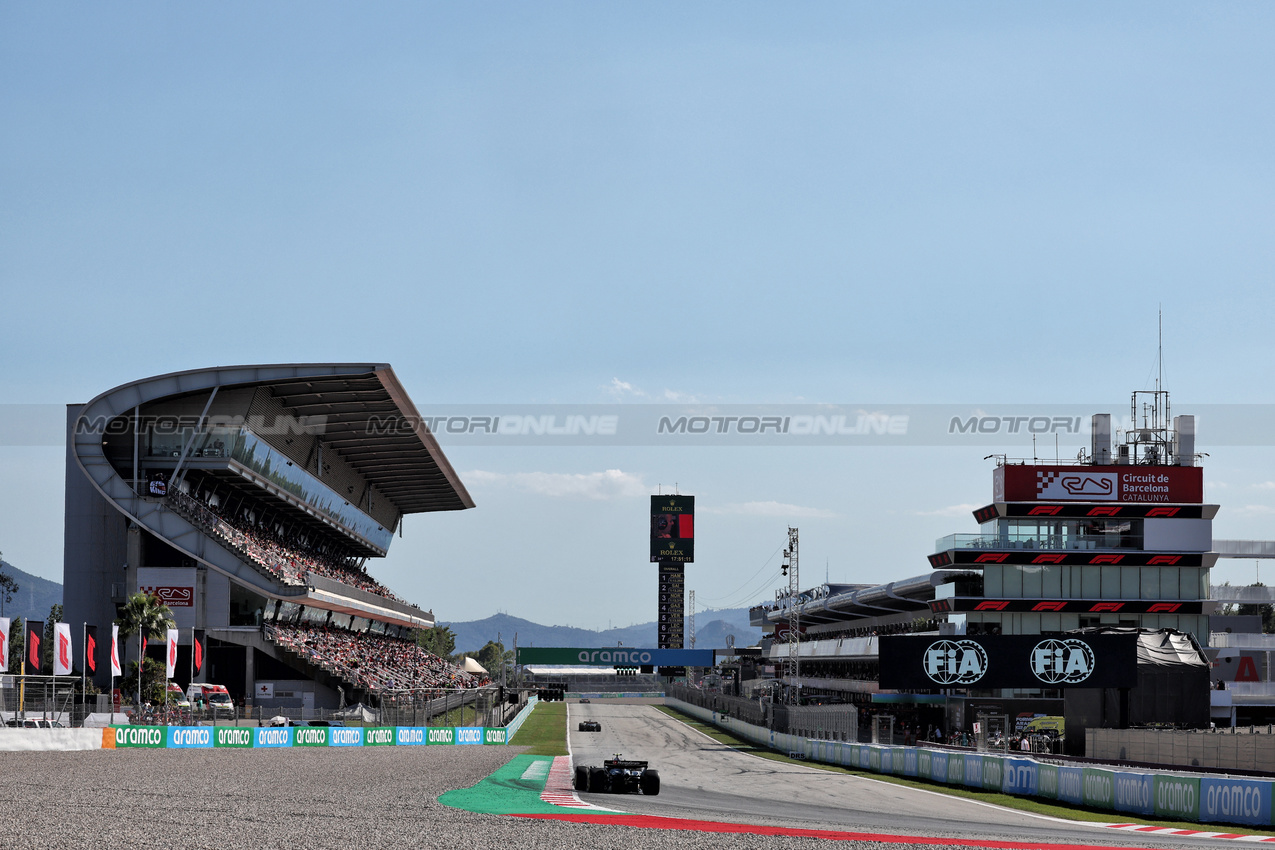 GP SPAGNA, Nico Hulkenberg (GER) Haas VF-24.

21.06.2024 Formula 1 World Championship, Rd 10, Spanish Grand Prix, Barcelona, Spain, Practice Day.

- www.xpbimages.com, EMail: requests@xpbimages.com © Copyright: Moy / XPB Images