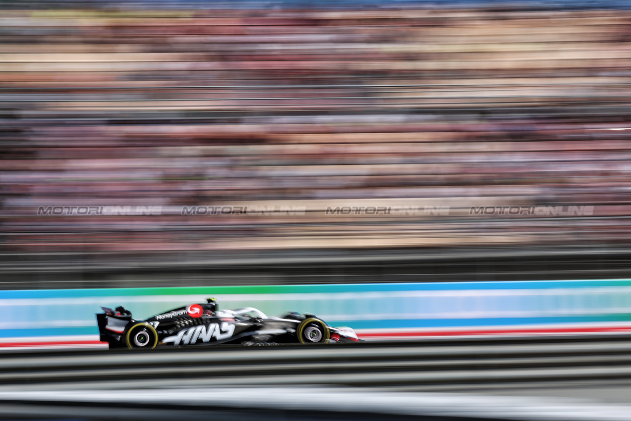 GP SPAGNA, Nico Hulkenberg (GER) Haas VF-24.

21.06.2024 Formula 1 World Championship, Rd 10, Spanish Grand Prix, Barcelona, Spain, Practice Day.

- www.xpbimages.com, EMail: requests@xpbimages.com © Copyright: Rew / XPB Images