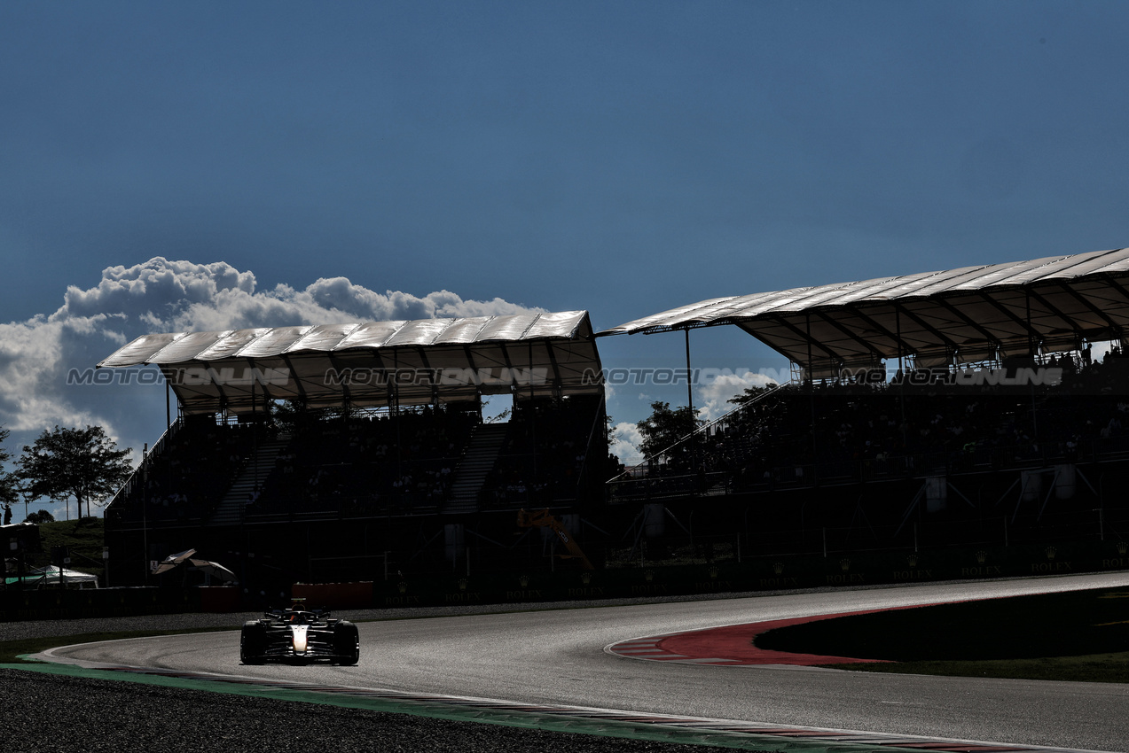 GP SPAGNA, Sergio Perez (MEX) Red Bull Racing RB20.

21.06.2024 Formula 1 World Championship, Rd 10, Spanish Grand Prix, Barcelona, Spain, Practice Day.

- www.xpbimages.com, EMail: requests@xpbimages.com © Copyright: Rew / XPB Images