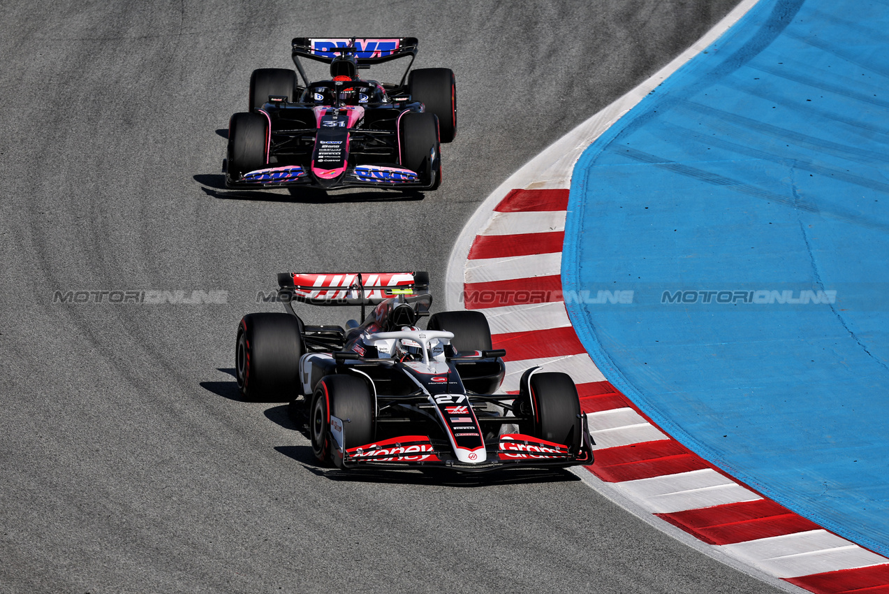 GP SPAGNA, Nico Hulkenberg (GER) Haas VF-24.

21.06.2024 Formula 1 World Championship, Rd 10, Spanish Grand Prix, Barcelona, Spain, Practice Day.

- www.xpbimages.com, EMail: requests@xpbimages.com © Copyright: Rew / XPB Images