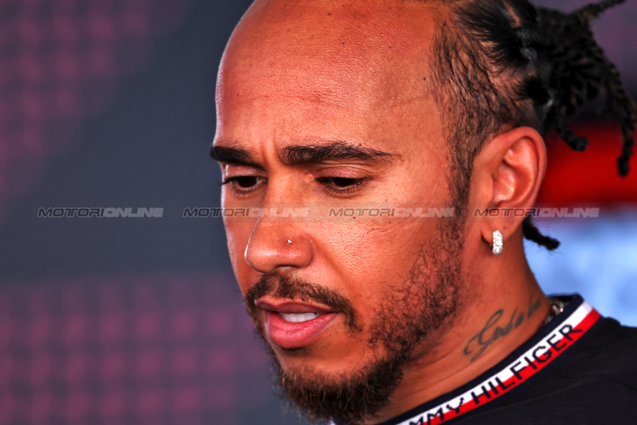 GP SPAGNA, Lewis Hamilton (GBR) Mercedes AMG F1.

21.06.2024 Formula 1 World Championship, Rd 10, Spanish Grand Prix, Barcelona, Spain, Practice Day.

- www.xpbimages.com, EMail: requests@xpbimages.com © Copyright: Rew / XPB Images