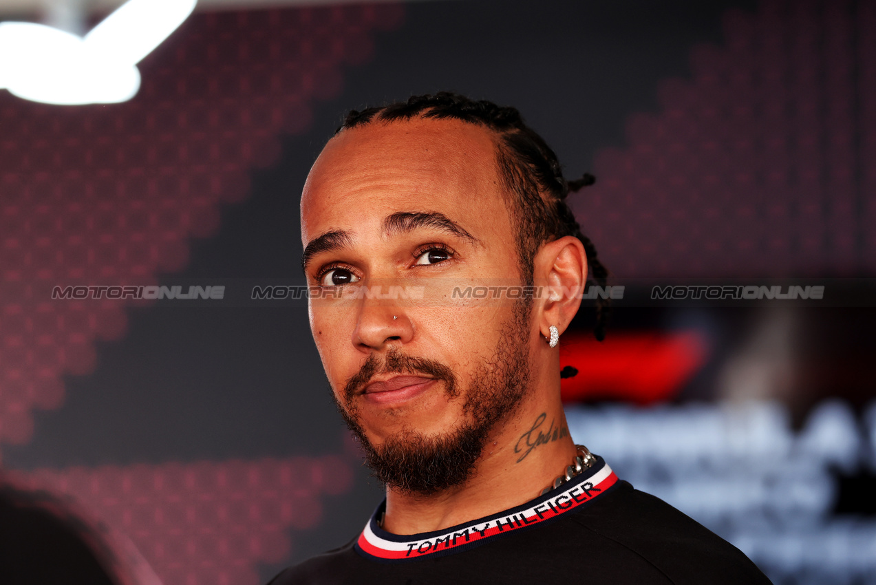 GP SPAGNA, Lewis Hamilton (GBR) Mercedes AMG F1.

21.06.2024 Formula 1 World Championship, Rd 10, Spanish Grand Prix, Barcelona, Spain, Practice Day.

- www.xpbimages.com, EMail: requests@xpbimages.com © Copyright: Rew / XPB Images