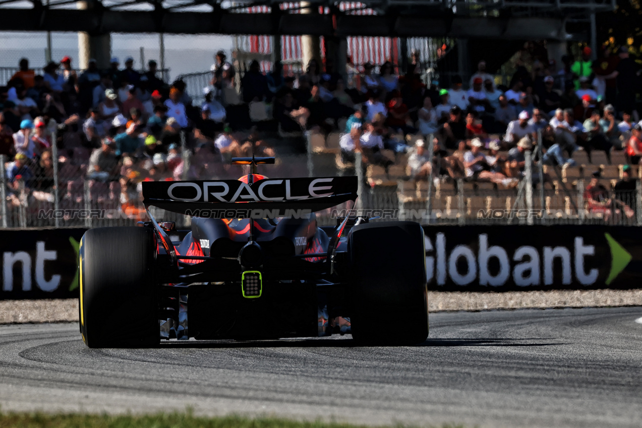 GP SPAGNA, Max Verstappen (NLD) Red Bull Racing RB20.

21.06.2024 Formula 1 World Championship, Rd 10, Spanish Grand Prix, Barcelona, Spain, Practice Day.

 - www.xpbimages.com, EMail: requests@xpbimages.com © Copyright: Coates / XPB Images