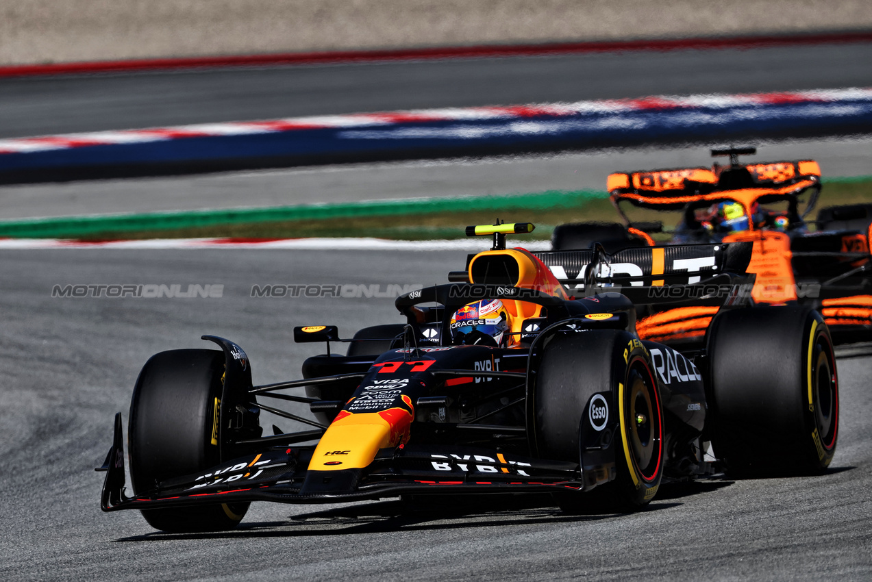 GP SPAGNA, Sergio Perez (MEX) Red Bull Racing RB20.

21.06.2024 Formula 1 World Championship, Rd 10, Spanish Grand Prix, Barcelona, Spain, Practice Day.

 - www.xpbimages.com, EMail: requests@xpbimages.com © Copyright: Coates / XPB Images