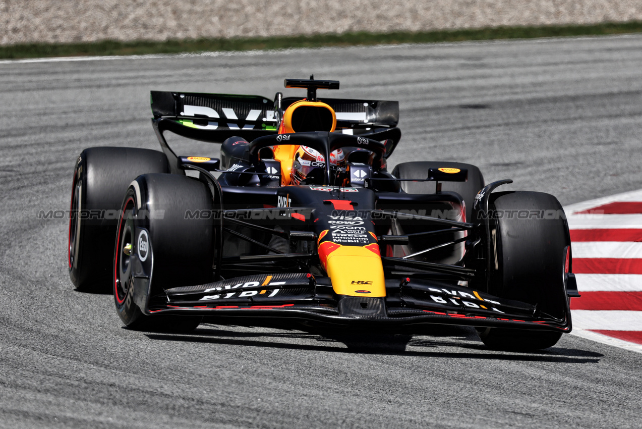 GP SPAGNA, Max Verstappen (NLD) Red Bull Racing RB20.

21.06.2024 Formula 1 World Championship, Rd 10, Spanish Grand Prix, Barcelona, Spain, Practice Day.

- www.xpbimages.com, EMail: requests@xpbimages.com © Copyright: Moy / XPB Images