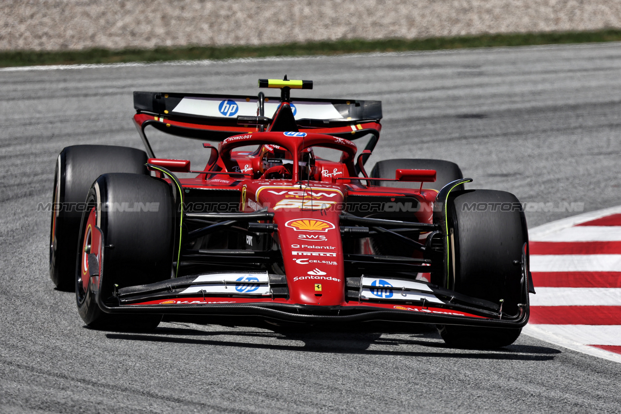 GP SPAGNA, Carlos Sainz Jr (ESP) Ferrari SF-24.

21.06.2024 Formula 1 World Championship, Rd 10, Spanish Grand Prix, Barcelona, Spain, Practice Day.

- www.xpbimages.com, EMail: requests@xpbimages.com © Copyright: Moy / XPB Images