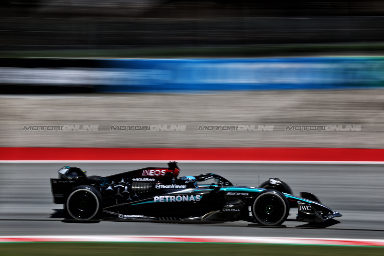 GP SPAGNA, George Russell (GBR) Mercedes AMG F1 W15.

21.06.2024 Formula 1 World Championship, Rd 10, Spanish Grand Prix, Barcelona, Spain, Practice Day.

- www.xpbimages.com, EMail: requests@xpbimages.com © Copyright: Charniaux / XPB Images