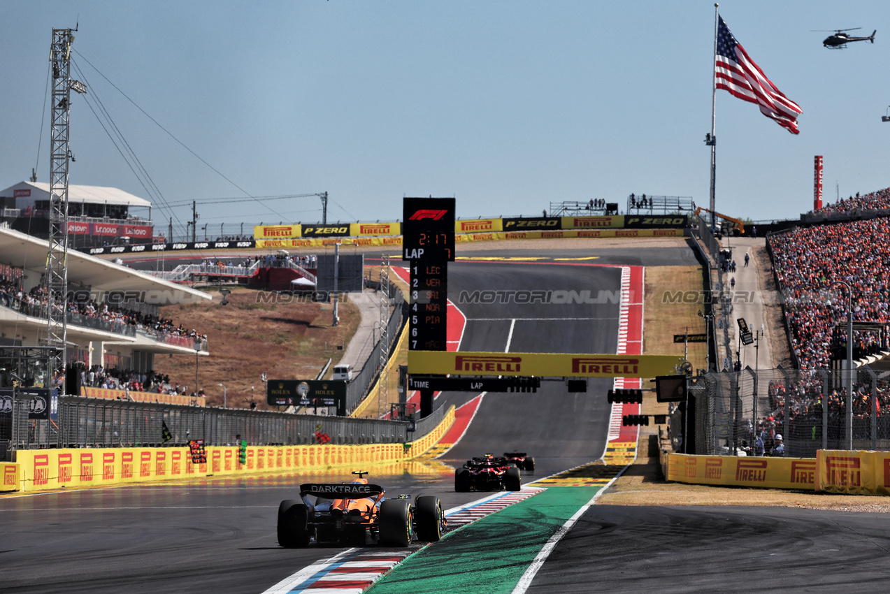 GP STATI UNITI, Lando Norris (GBR) McLaren MCL38.

20.10.2024. Formula 1 World Championship, Rd 19, United States Grand Prix, Austin, Texas, USA, Gara Day.

- www.xpbimages.com, EMail: requests@xpbimages.com © Copyright: Moy / XPB Images