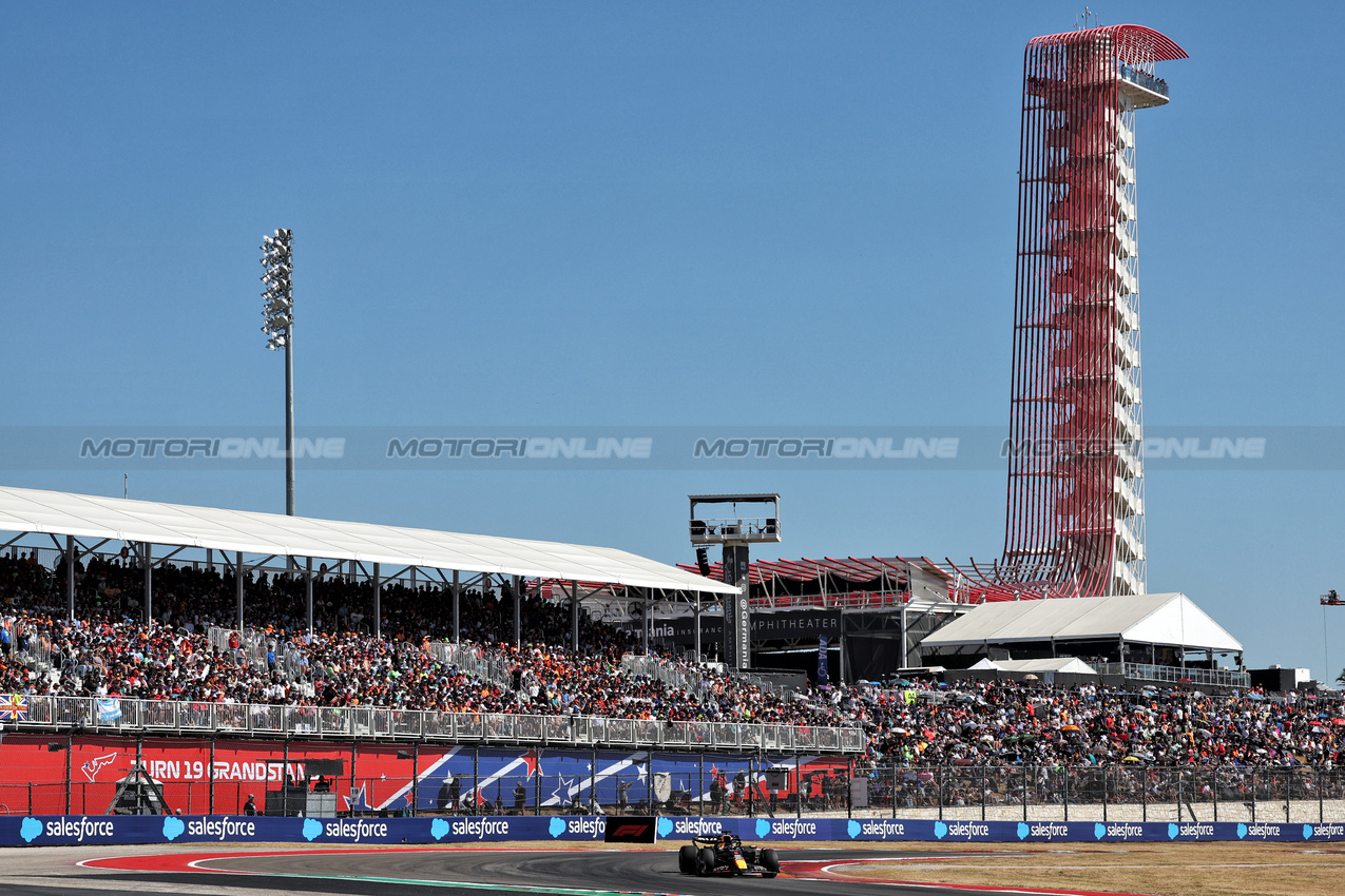 GP STATI UNITI, Max Verstappen (NLD) Red Bull Racing RB20.

20.10.2024. Formula 1 World Championship, Rd 19, United States Grand Prix, Austin, Texas, USA, Gara Day.

- www.xpbimages.com, EMail: requests@xpbimages.com © Copyright: Moy / XPB Images