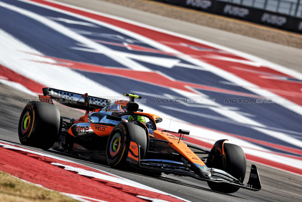 GP STATI UNITI, Lando Norris (GBR) McLaren MCL38.

20.10.2024. Formula 1 World Championship, Rd 19, United States Grand Prix, Austin, Texas, USA, Gara Day.

- www.xpbimages.com, EMail: requests@xpbimages.com © Copyright: Moy / XPB Images