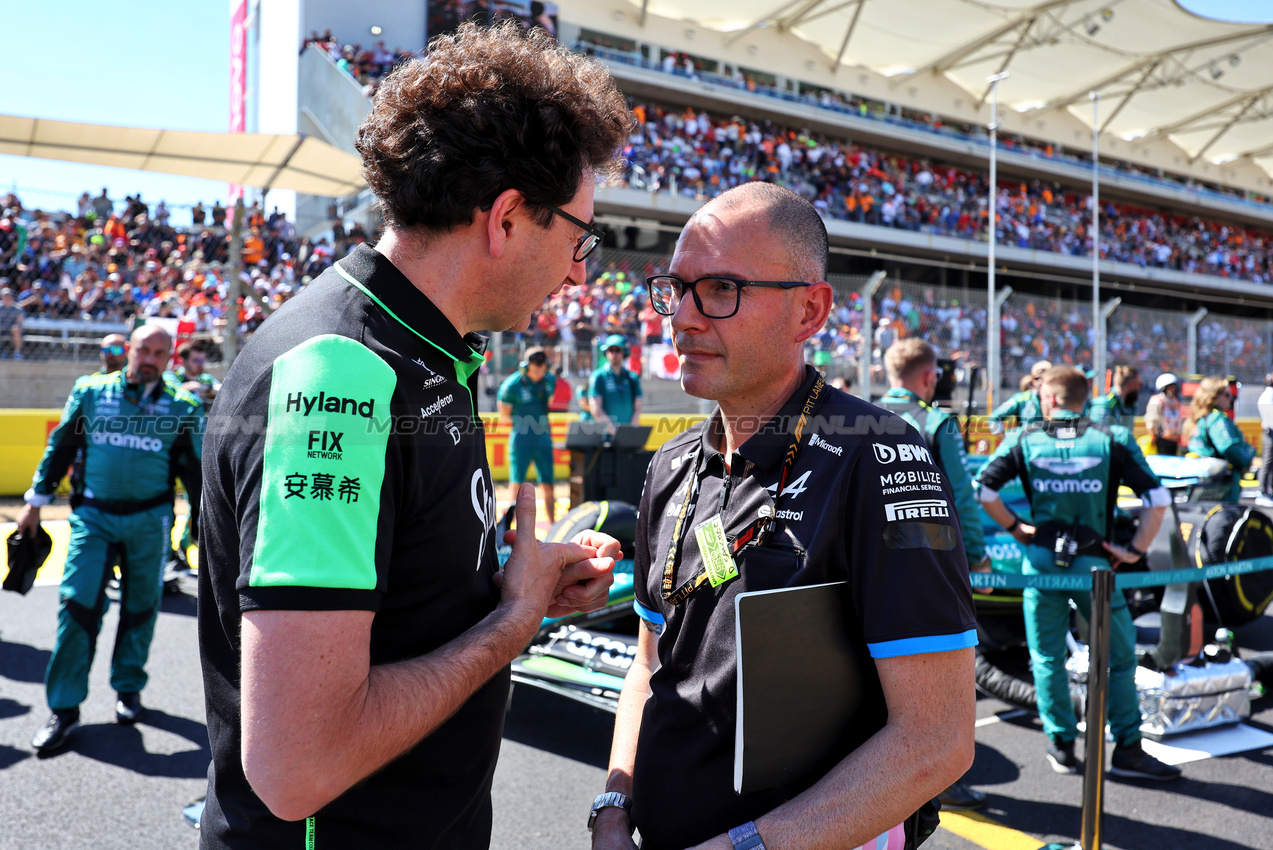 GP STATI UNITI, (L to R): Mattia Binotto (ITA) Sauber Motorsport Chief Operating e Chief Technical Officer with David Sanchez (FRA) Alpine F1 Team Executive Technical Director on the grid.

20.10.2024. Formula 1 World Championship, Rd 19, United States Grand Prix, Austin, Texas, USA, Gara Day.

- www.xpbimages.com, EMail: requests@xpbimages.com © Copyright: Moy / XPB Images