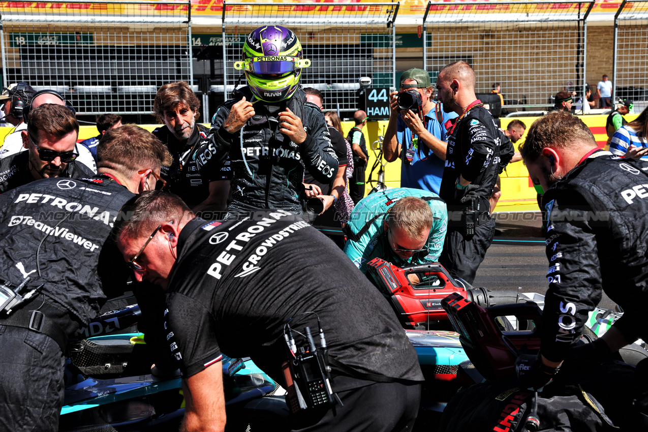 GP STATI UNITI, Lewis Hamilton (GBR) Mercedes AMG F1 on the grid.

20.10.2024. Formula 1 World Championship, Rd 19, United States Grand Prix, Austin, Texas, USA, Gara Day.

- www.xpbimages.com, EMail: requests@xpbimages.com © Copyright: Batchelor / XPB Images