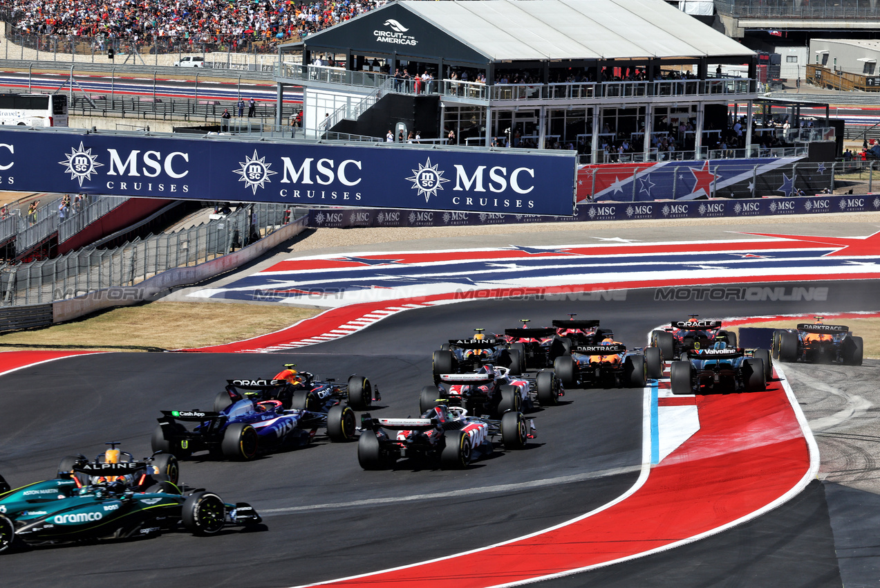 GP STATI UNITI, Esteban Ocon (FRA) Alpine F1 Team A524 spins at the partenza of the race.

20.10.2024. Formula 1 World Championship, Rd 19, United States Grand Prix, Austin, Texas, USA, Gara Day.

- www.xpbimages.com, EMail: requests@xpbimages.com © Copyright: Batchelor / XPB Images