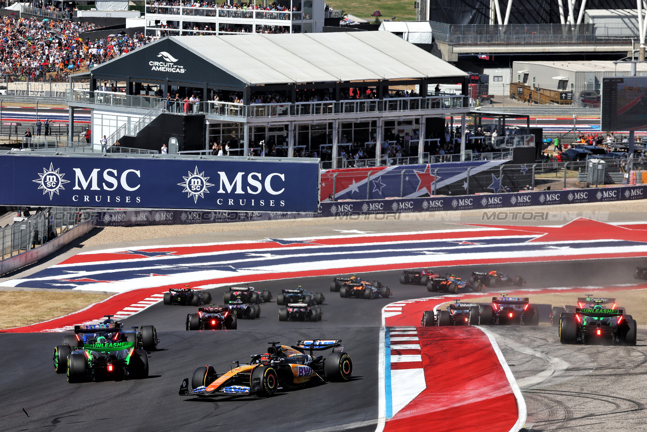 GP STATI UNITI, Esteban Ocon (FRA) Alpine F1 Team A524 spins at the partenza of the race.

20.10.2024. Formula 1 World Championship, Rd 19, United States Grand Prix, Austin, Texas, USA, Gara Day.

- www.xpbimages.com, EMail: requests@xpbimages.com © Copyright: Batchelor / XPB Images