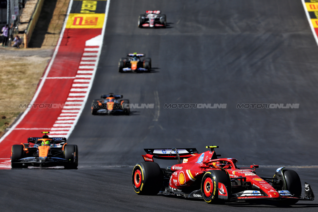 GP STATI UNITI, Carlos Sainz Jr (ESP) Ferrari SF-24.

20.10.2024. Formula 1 World Championship, Rd 19, United States Grand Prix, Austin, Texas, USA, Gara Day.

- www.xpbimages.com, EMail: requests@xpbimages.com © Copyright: Batchelor / XPB Images