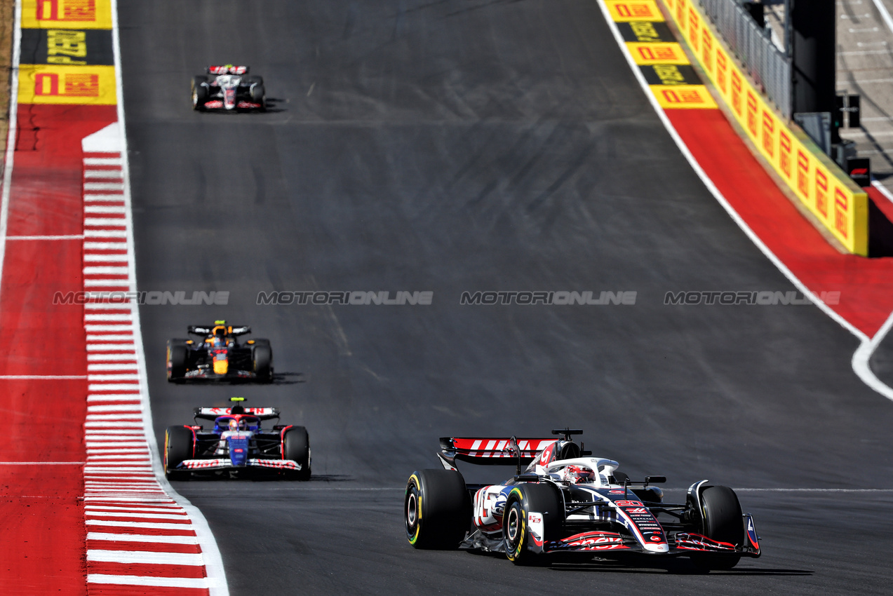 GP STATI UNITI, Kevin Magnussen (DEN) Haas VF-24.

20.10.2024. Formula 1 World Championship, Rd 19, United States Grand Prix, Austin, Texas, USA, Gara Day.

- www.xpbimages.com, EMail: requests@xpbimages.com © Copyright: Batchelor / XPB Images