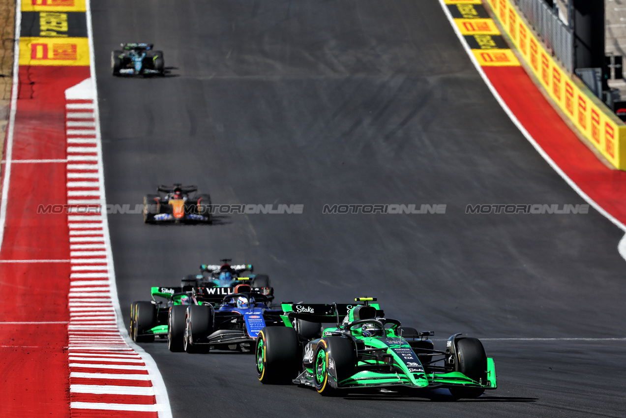 GP STATI UNITI, Zhou Guanyu (CHN) Sauber C44.

20.10.2024. Formula 1 World Championship, Rd 19, United States Grand Prix, Austin, Texas, USA, Gara Day.

- www.xpbimages.com, EMail: requests@xpbimages.com © Copyright: Batchelor / XPB Images