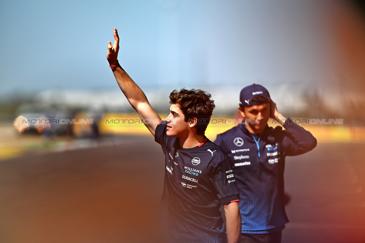 GP STATI UNITI, Franco Colapinto (ARG) Williams Racing on the drivers' parade.

20.10.2024. Formula 1 World Championship, Rd 19, United States Grand Prix, Austin, Texas, USA, Gara Day.

- www.xpbimages.com, EMail: requests@xpbimages.com © Copyright: Price / XPB Images