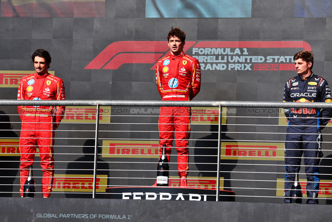 GP STATI UNITI, The podium (L to R): Carlos Sainz Jr (ESP) Ferrari, second; Charles Leclerc (MON) Ferrari, vincitore; Max Verstappen (NLD) Red Bull Racing, third.

20.10.2024. Formula 1 World Championship, Rd 19, United States Grand Prix, Austin, Texas, USA, Gara Day.

 - www.xpbimages.com, EMail: requests@xpbimages.com © Copyright: Coates / XPB Images