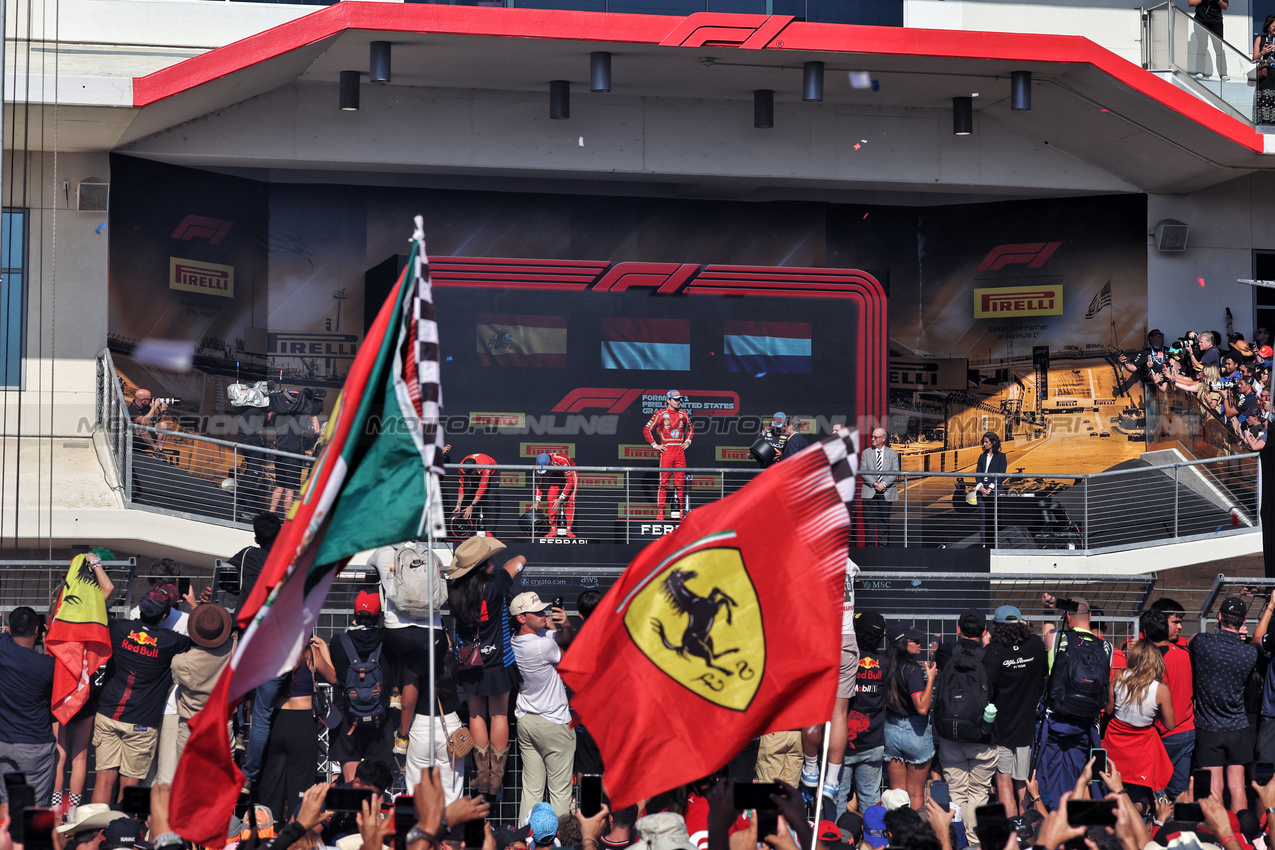 GP STATI UNITI, The podium (L to R): Ravin Jain (GBR) Ferrari Strategy Director; Carlos Sainz Jr (ESP) Ferrari, second; Charles Leclerc (MON) Ferrari, vincitore; Max Verstappen (NLD) Red Bull Racing, third.

20.10.2024. Formula 1 World Championship, Rd 19, United States Grand Prix, Austin, Texas, USA, Gara Day.

- www.xpbimages.com, EMail: requests@xpbimages.com © Copyright: Moy / XPB Images