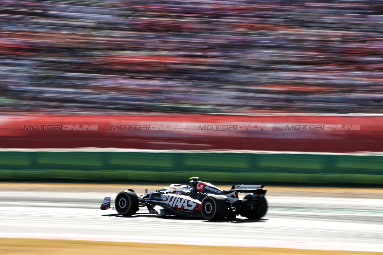 GP STATI UNITI, Nico Hulkenberg (GER) Haas VF-24.

20.10.2024. Formula 1 World Championship, Rd 19, United States Grand Prix, Austin, Texas, USA, Gara Day.

- www.xpbimages.com, EMail: requests@xpbimages.com © Copyright: Bearne / XPB Images